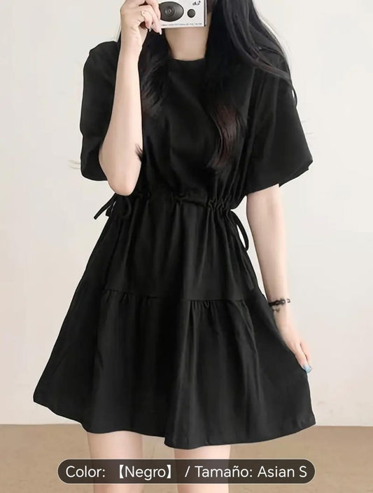 Vestido Corto de manga corta de color negro